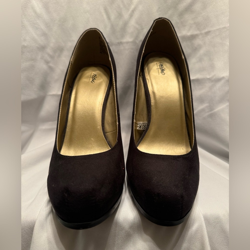 Mossimo Black Suede 5” Platforms - size 8 - Picture 3 of 8